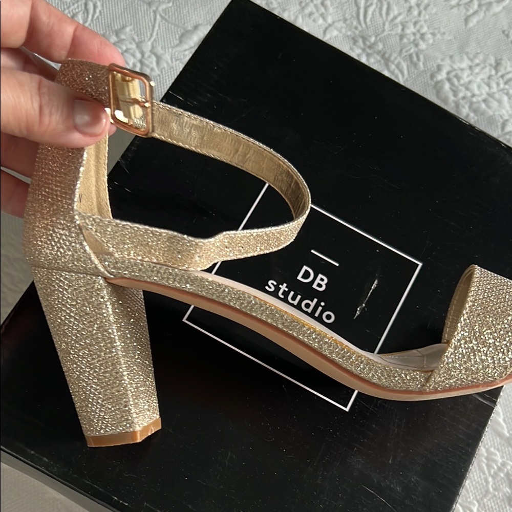 bundle & save ❣️ party season ✨ Gold Heels with Slim Straps - Picture 2 of 7